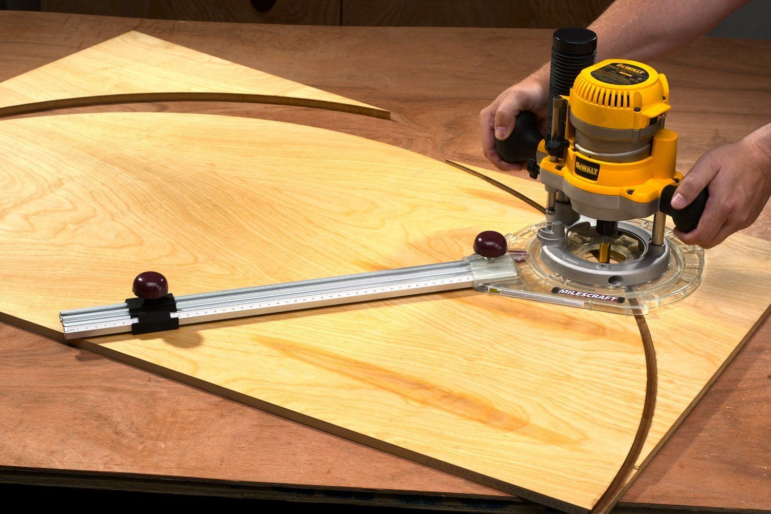 Demystifying the Woodworking Router: Your Comprehensive Guide to Choosing the Perfect Tool
